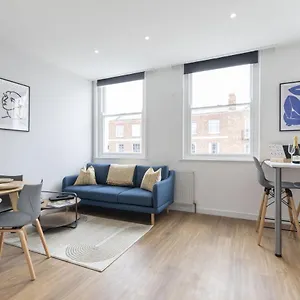  Apartment Beautifully Presented Newly Renovated City-centre In
