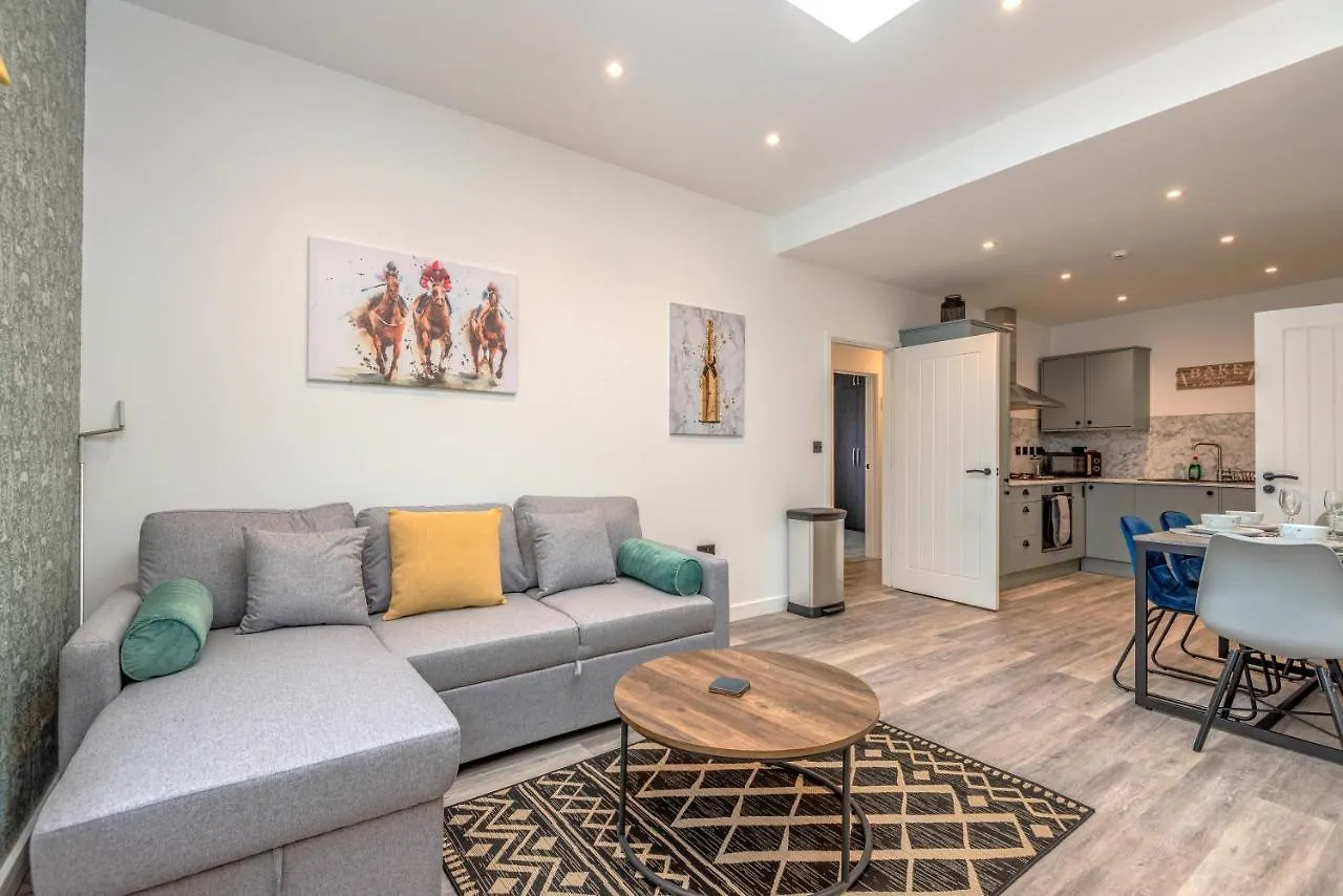 The Cotswold Woodland By Fortuna Property Cheltenham 0*,