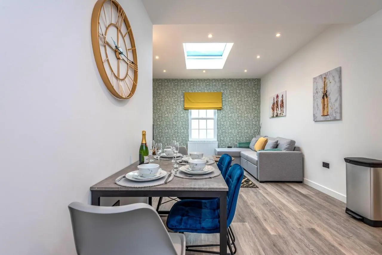 Apartment The Cotswold Woodland By Fortuna Property Cheltenham