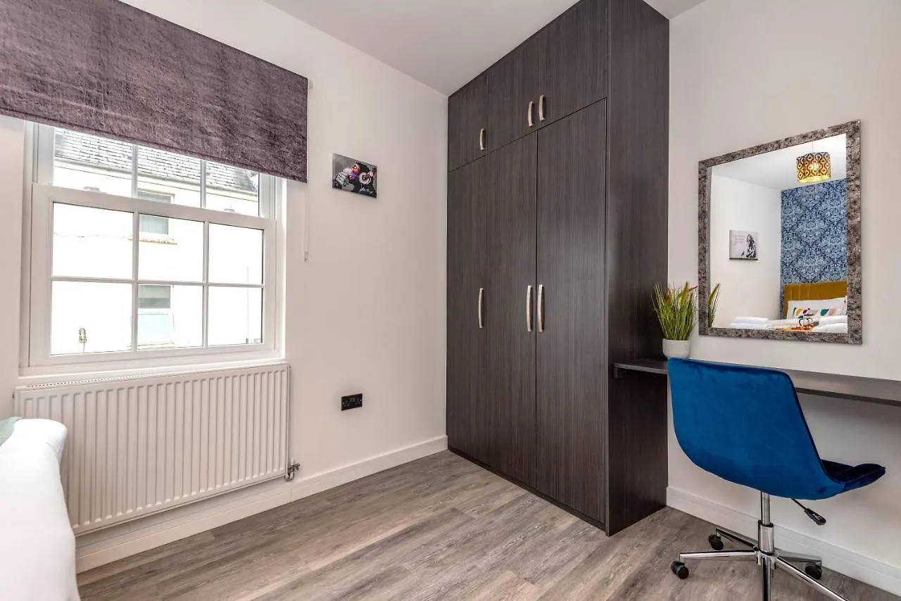 Apartment The Cotswold Woodland By Fortuna Property Cheltenham