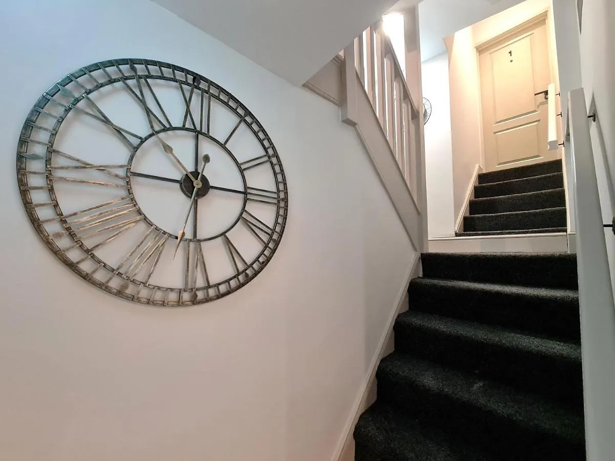 Apartment The Cotswold Woodland By Fortuna Property Cheltenham United Kingdom