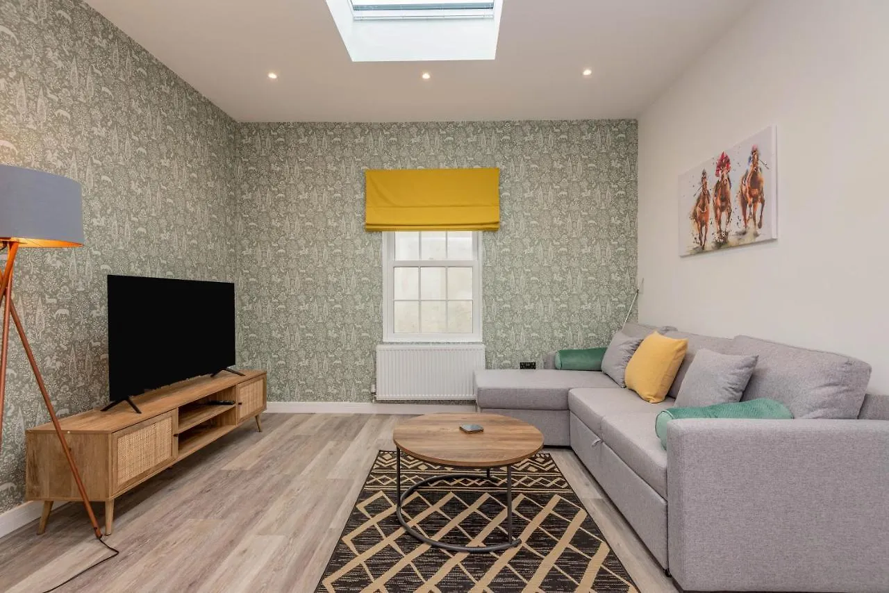 The Cotswold Woodland By Fortuna Property Cheltenham 0*,  United Kingdom